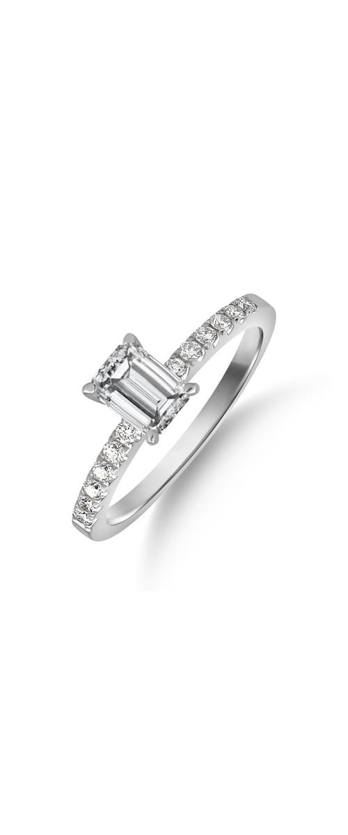 Inel de logodna din aur alb de 18K cu diamant de 0.9ct si diamante de 0.19ct