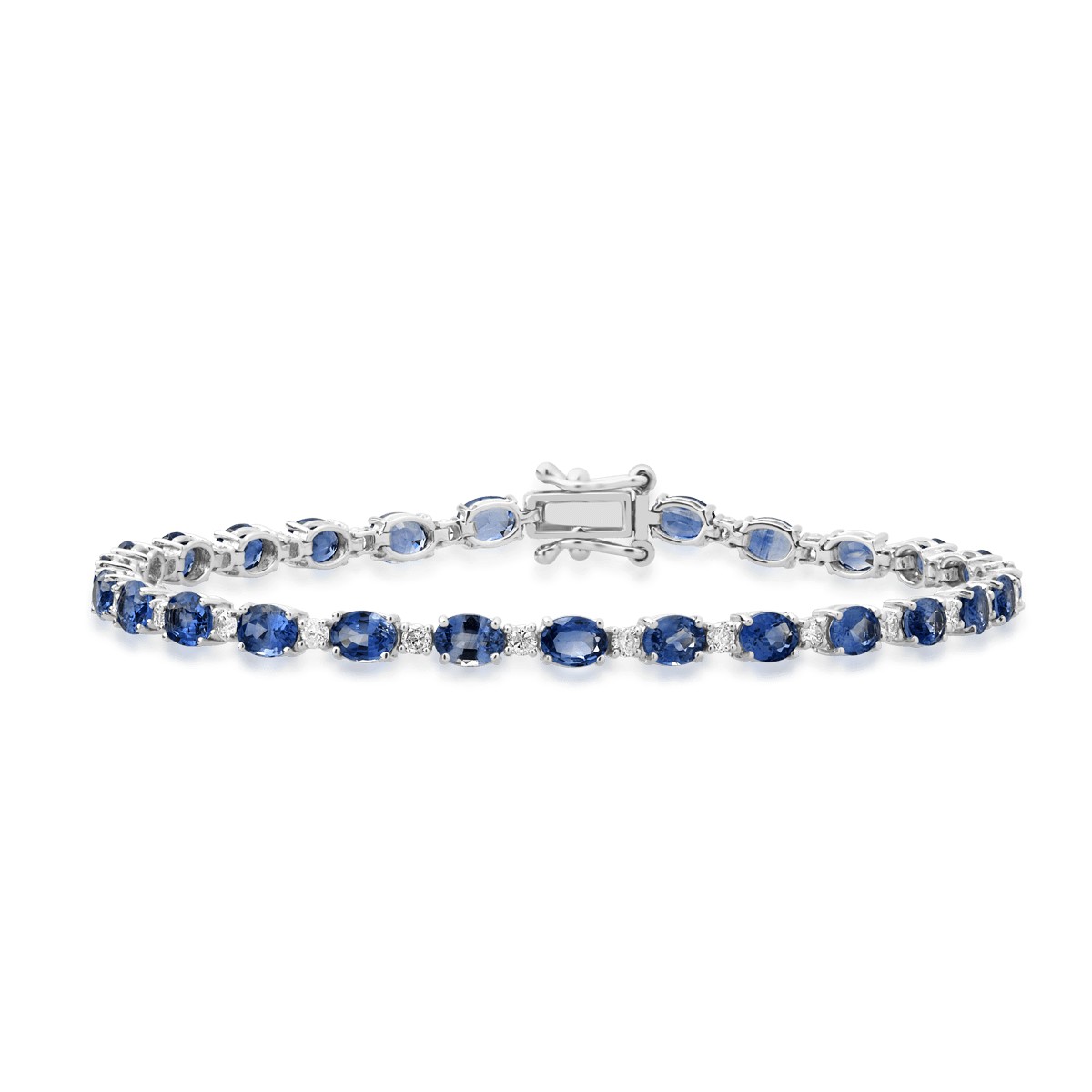 18K white gold tennis bracelet with light blue sapphire of 5.75ct and diamonds of 0.6ct