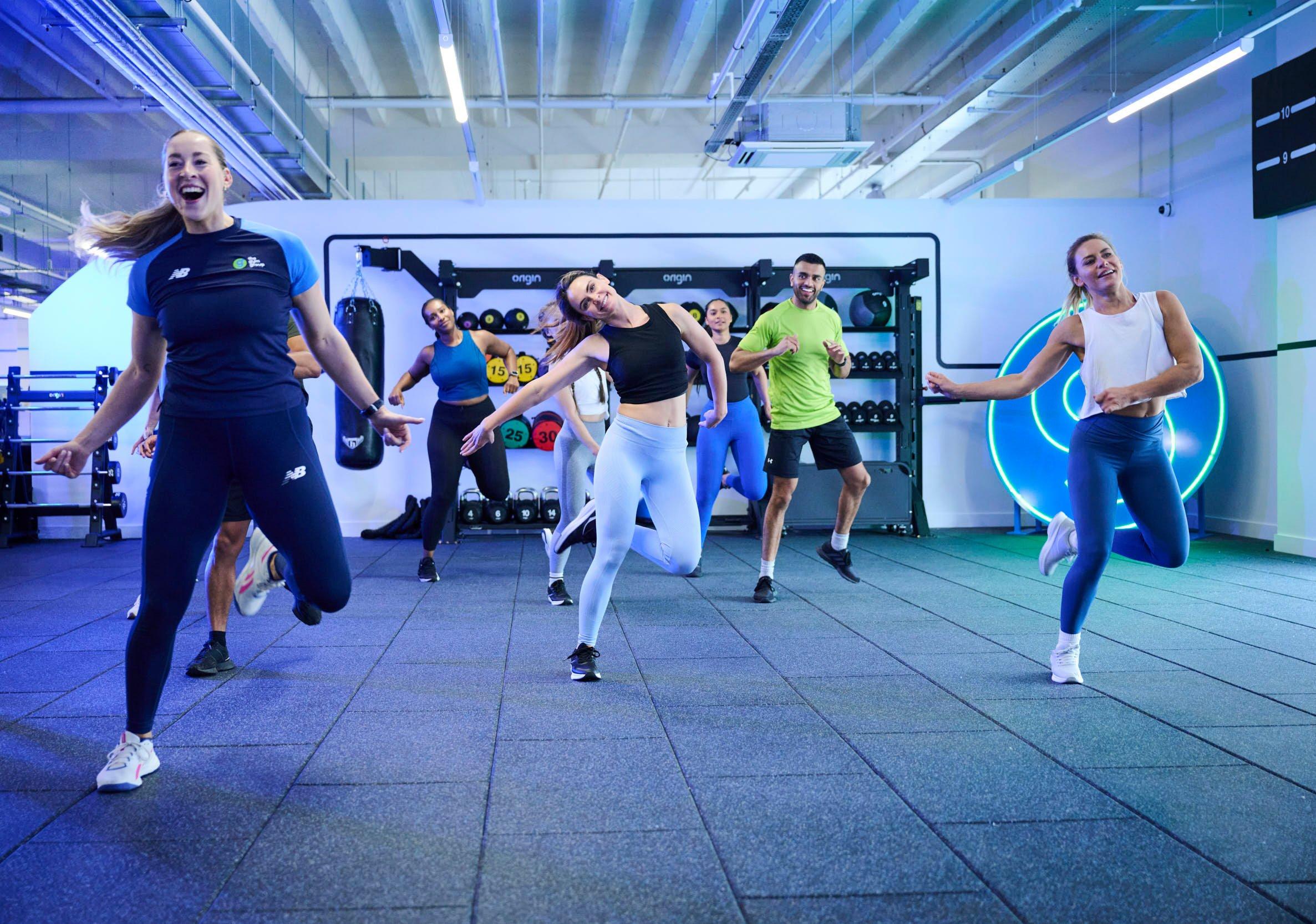 Gym members in a HiiT class