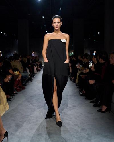 SHARP WOOL STRAPLESS EVENING DRESS image number 4