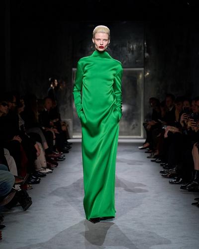 SHINY CREPE MOCK NECK COLUMN EVENING DRESS image number 4
