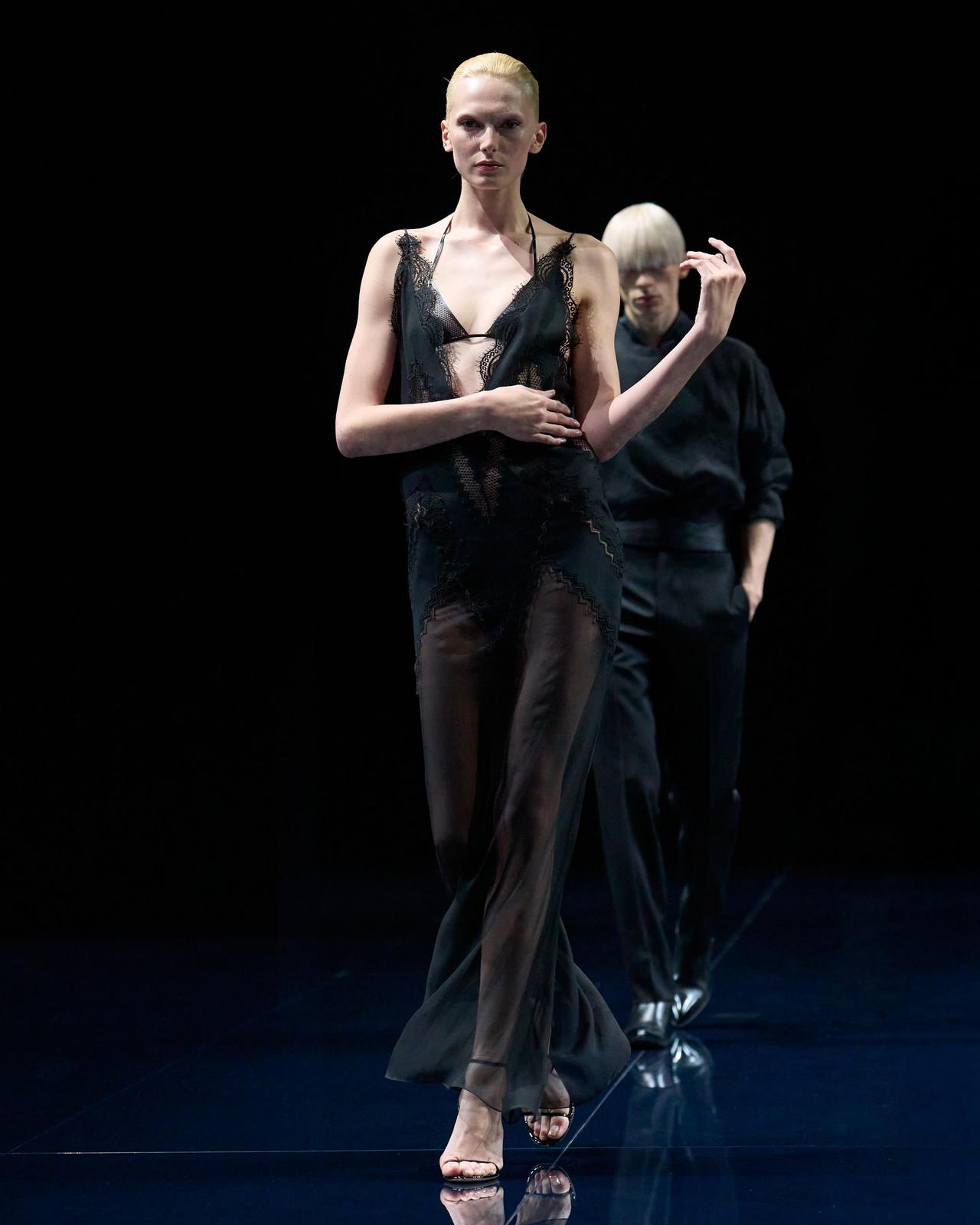 LACE-ENCRUSTED EVENING DRESS image number 1