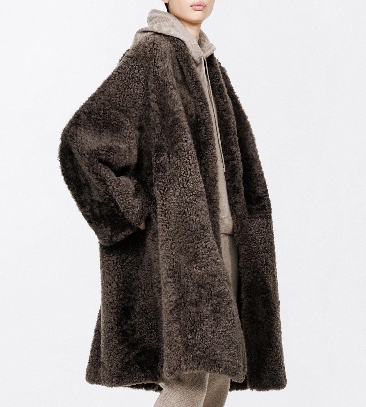 TOM FORD SHEARLING COFFEE+ BLACK WAVY LAMB SHEARLING REVERSIBLE COCOON COAT