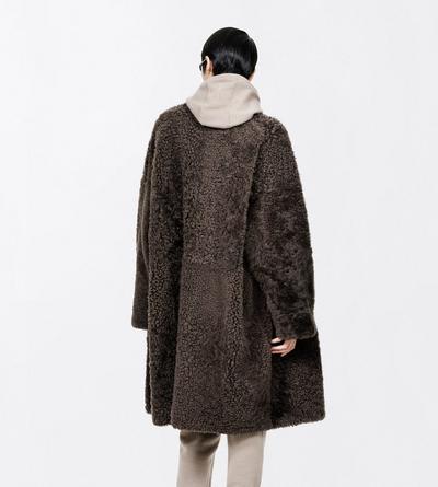 TOM FORD SHEARLING COFFEE+ BLACK WAVY LAMB SHEARLING REVERSIBLE COCOON COAT