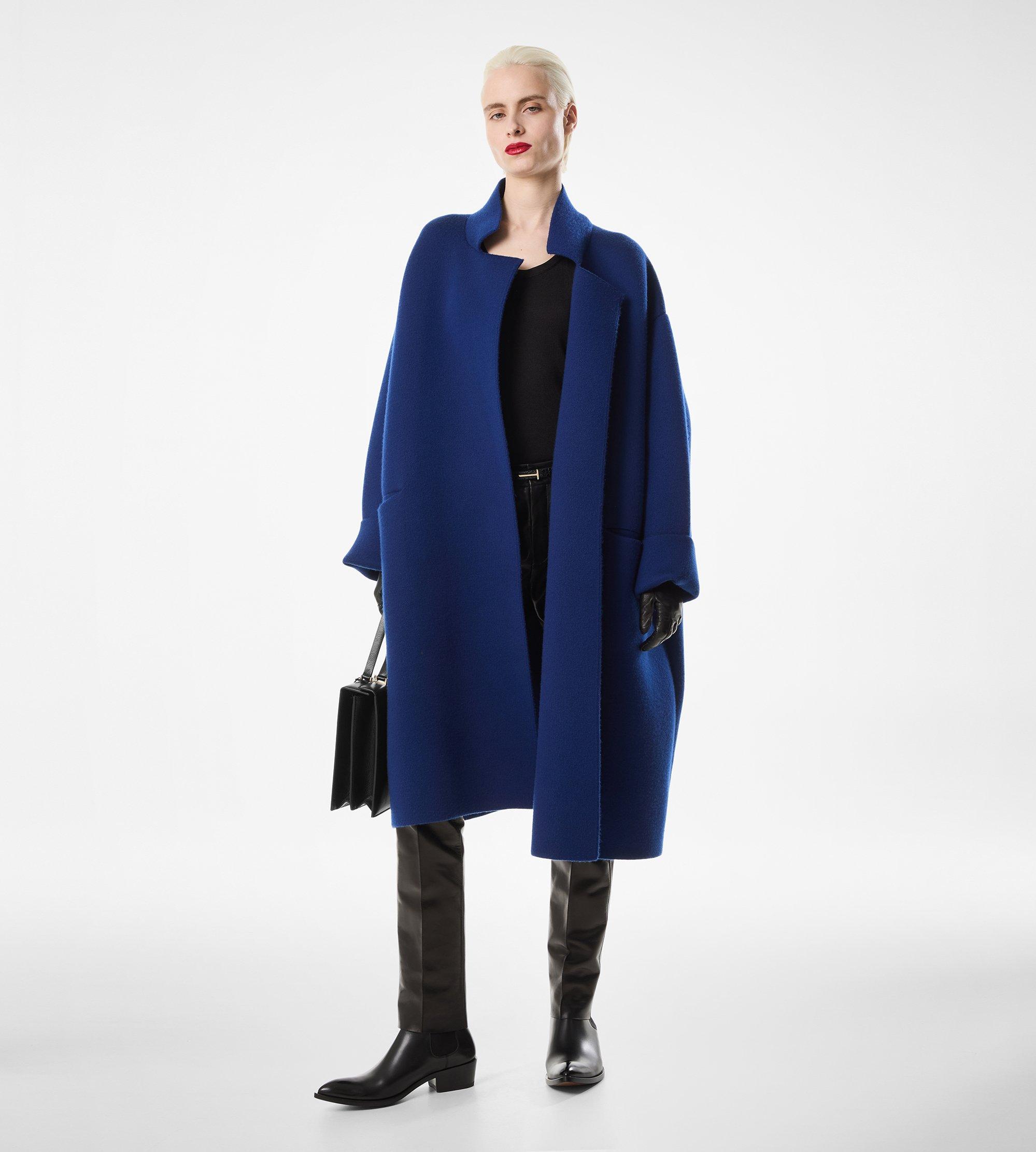 SCULPTURAL SINGLE BREASTED OPERA COAT