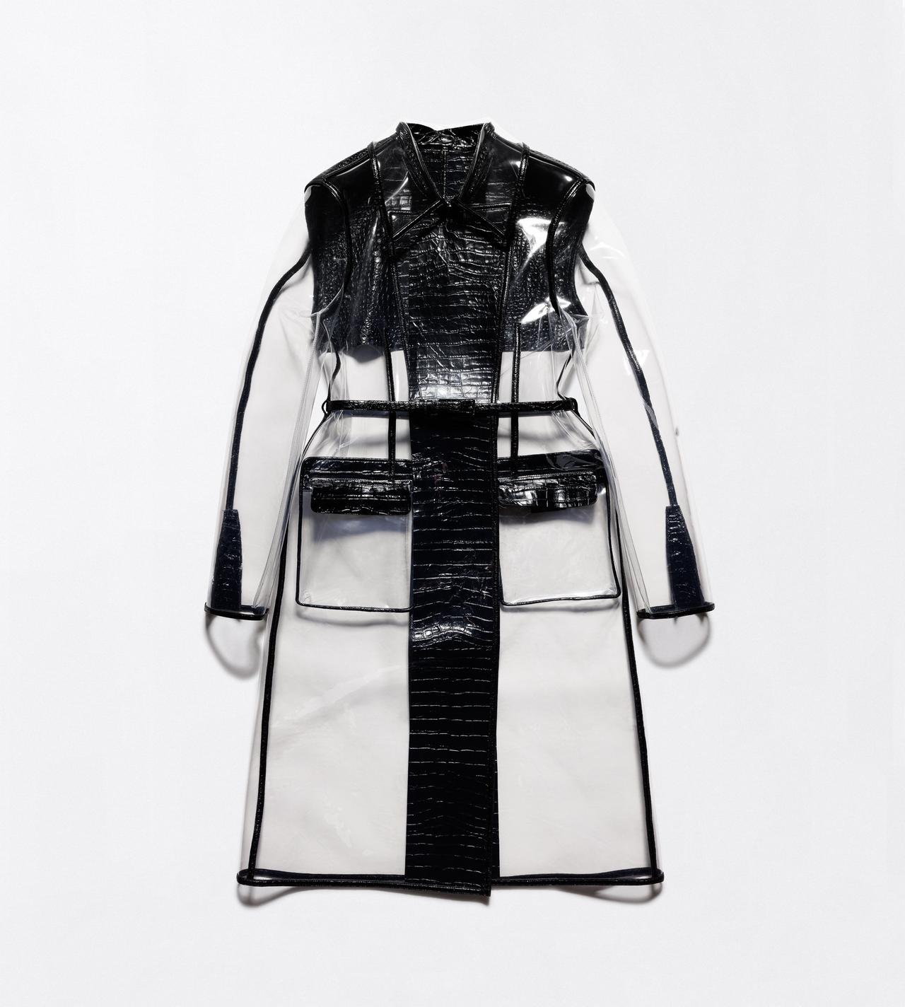 TOM FORD THERMOPOLYURETHANE BLACK GLASS-EFFECT TECHNICAL FABRIC AND EXOTIC PRINTED LEATHER BELTED TRENCH COAT