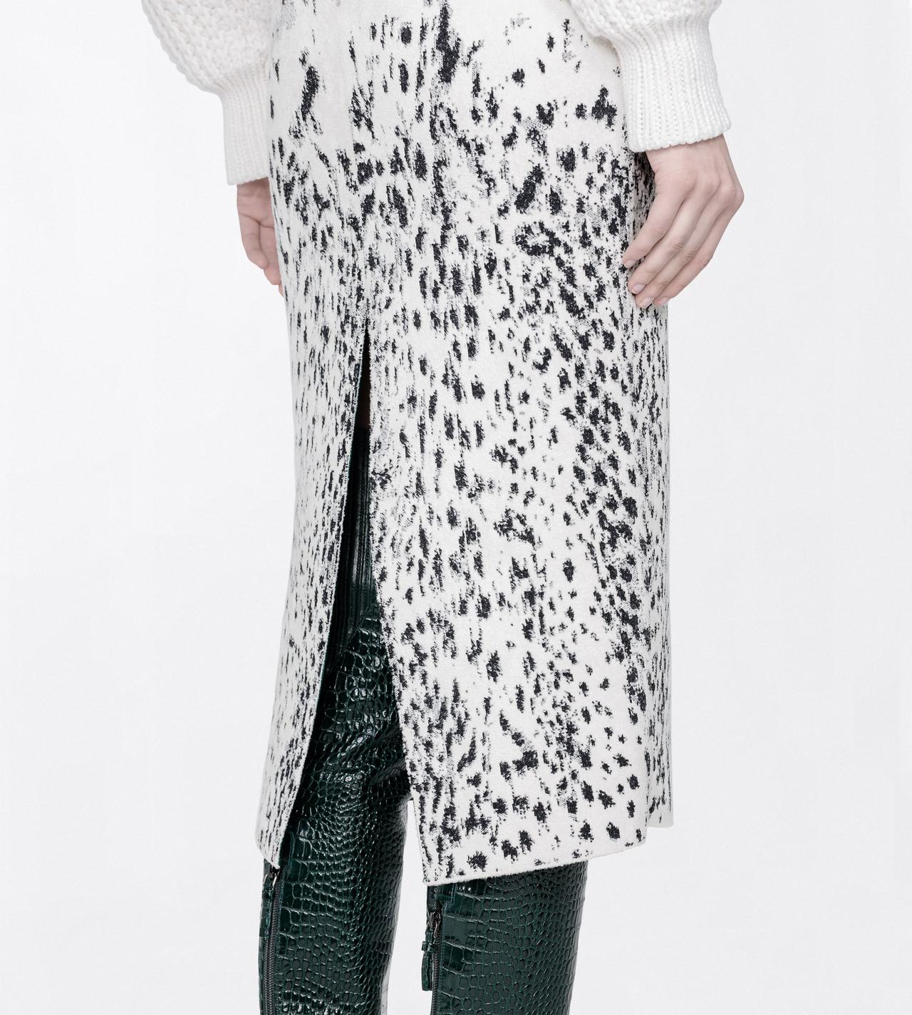 TOM FORD VELVET WHITE&BLACK + GREEN LYNX JACQUARD VELVET PENCIL SKIRT WITH FRONT SLIT