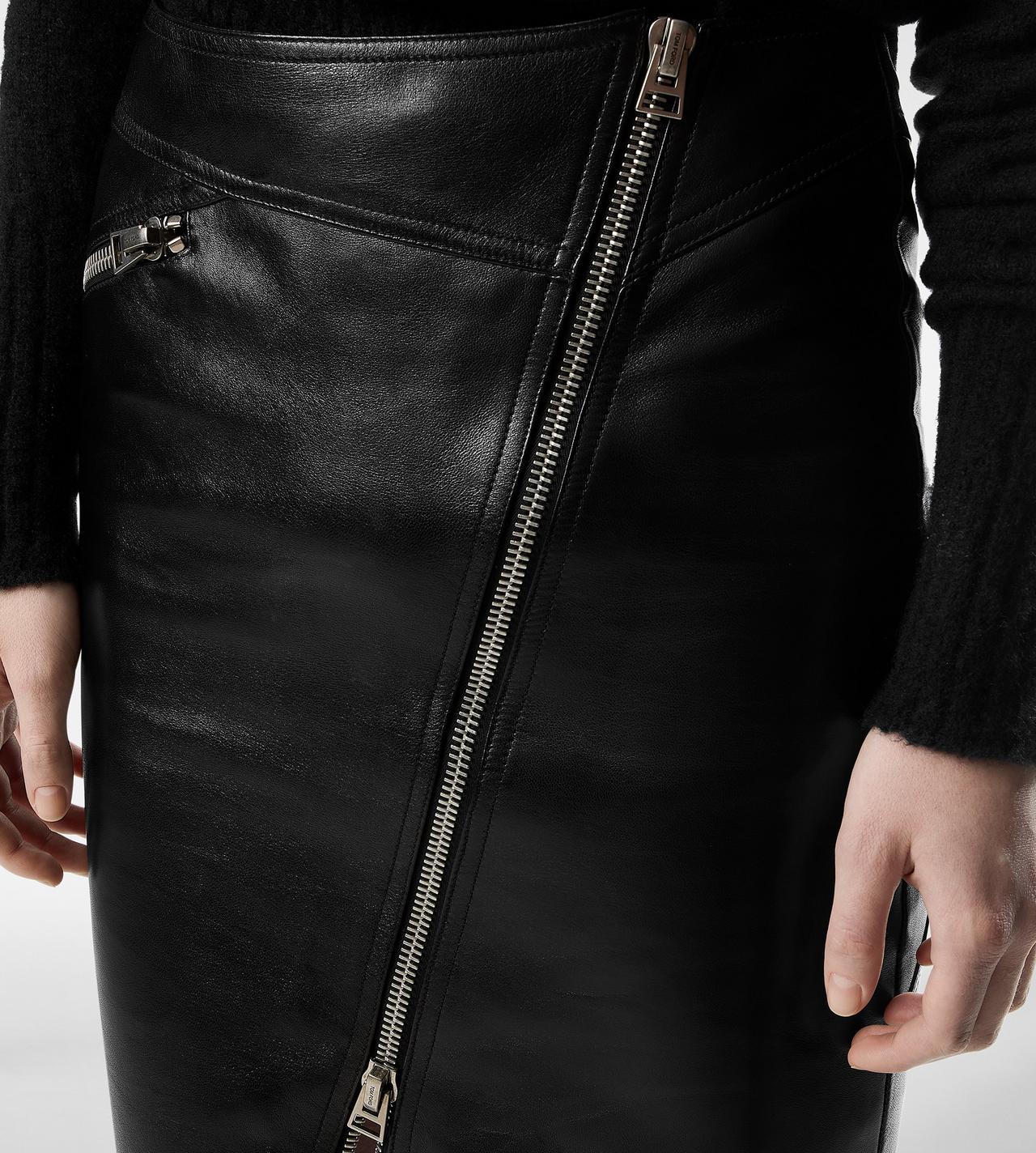 KNEE-LENGTH DIAGONAL ZIP LEATHER SKIRT image number 1