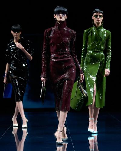 TOM FORD LEATHER MAROON & BLACK PERFORATED PATENT CALF LEATHER PENCIL SKIRT WITH SELF BELT