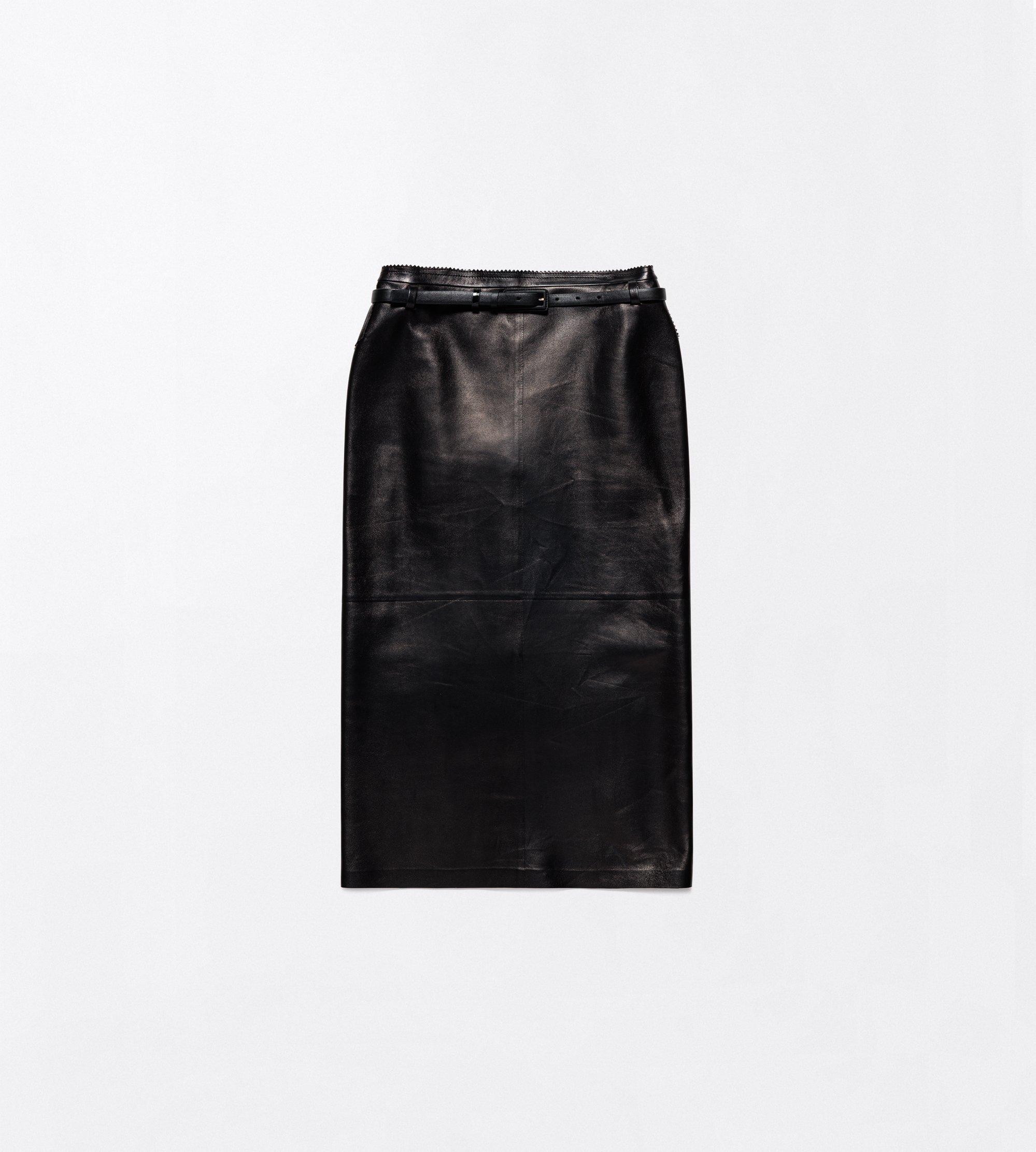 SILKY GUANTERIA LAMBSKIN PENCIL SKIRT WITH BELT DETAIL