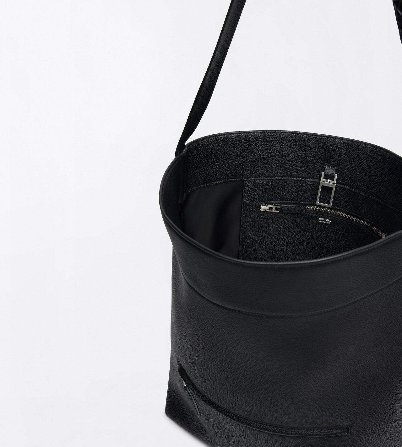 TOM FORD LEATHER BLACK GRAIN LEATHER SOFT LINE BUCKET BAG