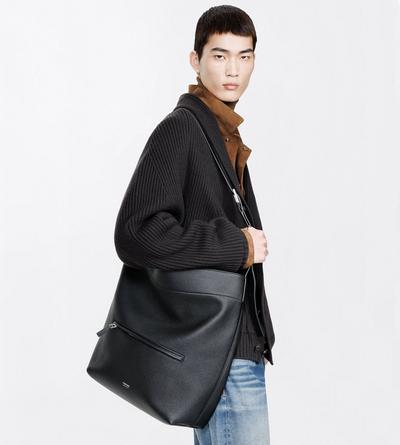 TOM FORD LEATHER BLACK GRAIN LEATHER SOFT LINE BUCKET BAG