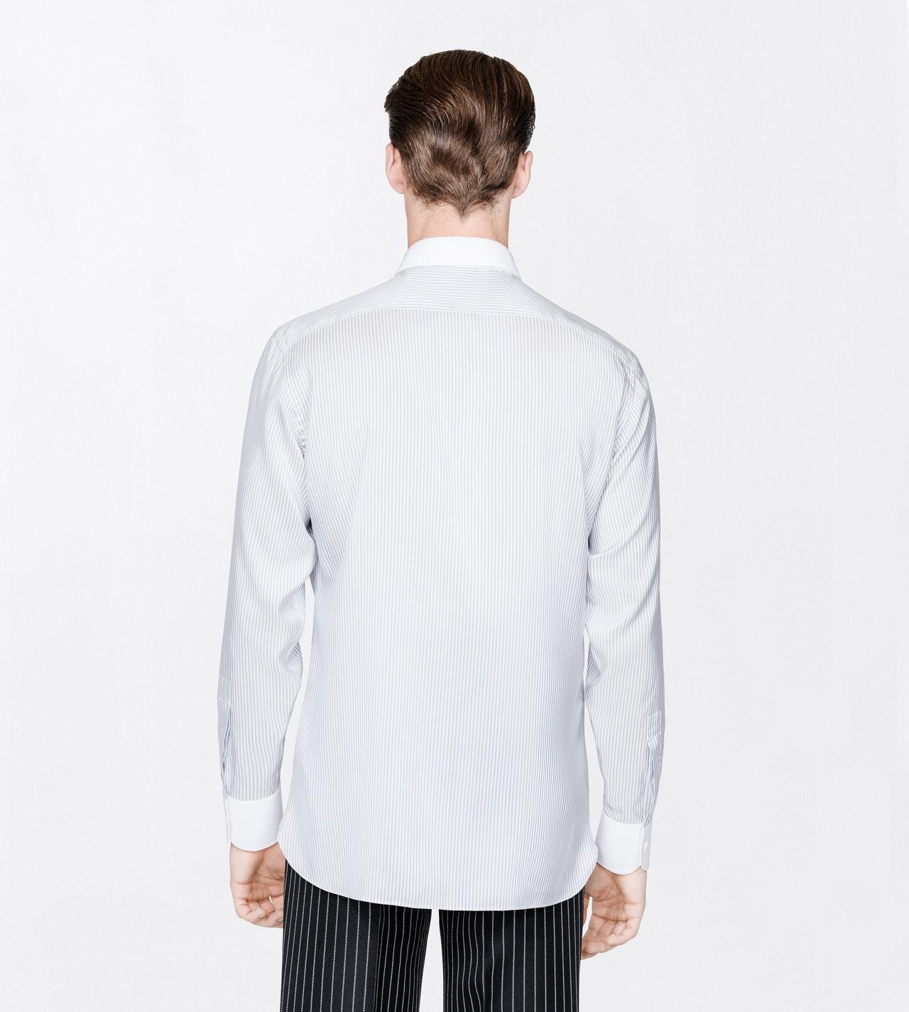 TOM FORD SILK OC CAMISA DE SEDA DE CORTE FLUIDO DE RAYAS ESCALONADAS