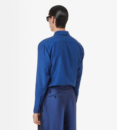 TOM FORD COTTON SILK BLEND ELECTRIC BLUE CHEMISE COUPE FLUIDE EN SERG&Eacute; D&Eacute;LAV&Eacute; DE COTON ET SOIE
