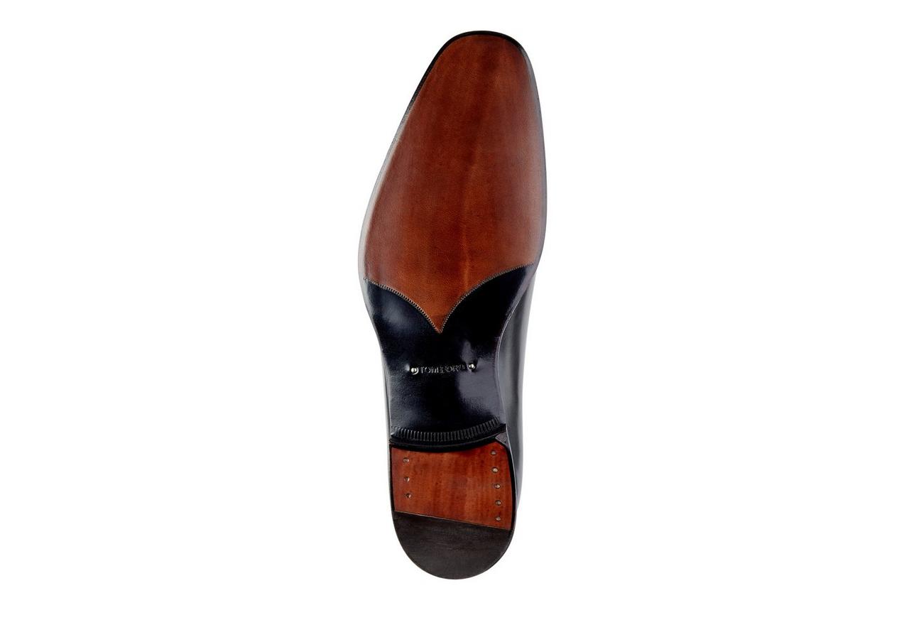 TOM FORD Edgar Medallion Cap-Toe Shoe