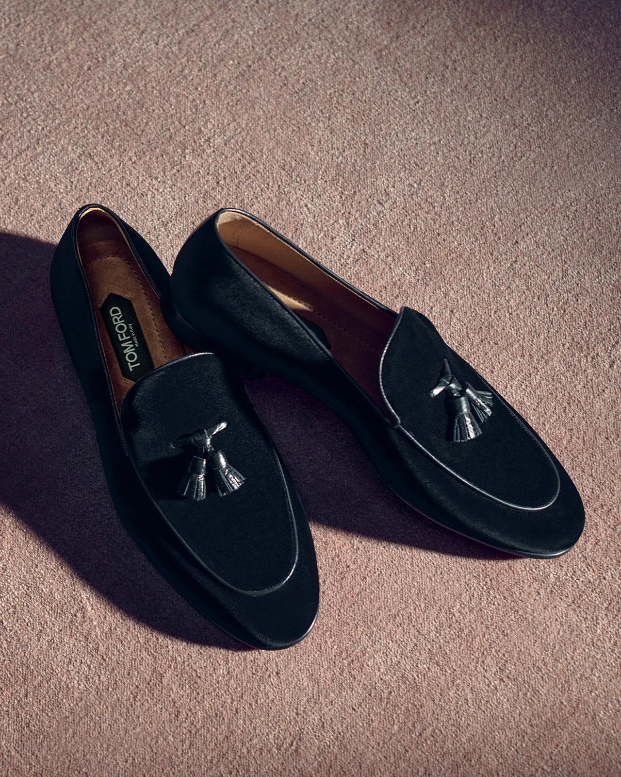 Mens black velvet deals loafers with tassels