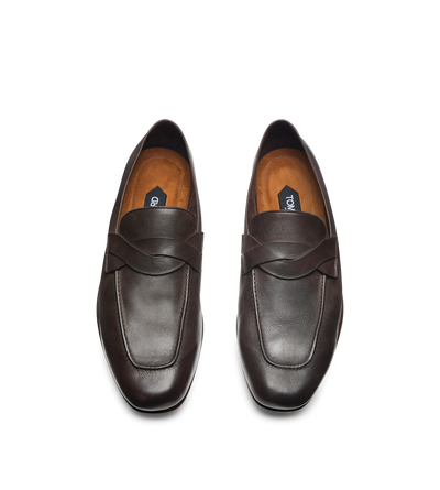 SOFT SUPPLE LEATHER GIGI TWISTED BAND LOAFER image number 1