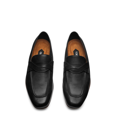 SOFT SUPPLE LEATHER GIGI TWISTED BAND LOAFER image number 1