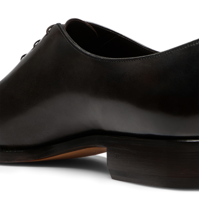 TOM FORD LEATHER EBONY BURNISHED LEATHER WHOLE CUT LACE UP