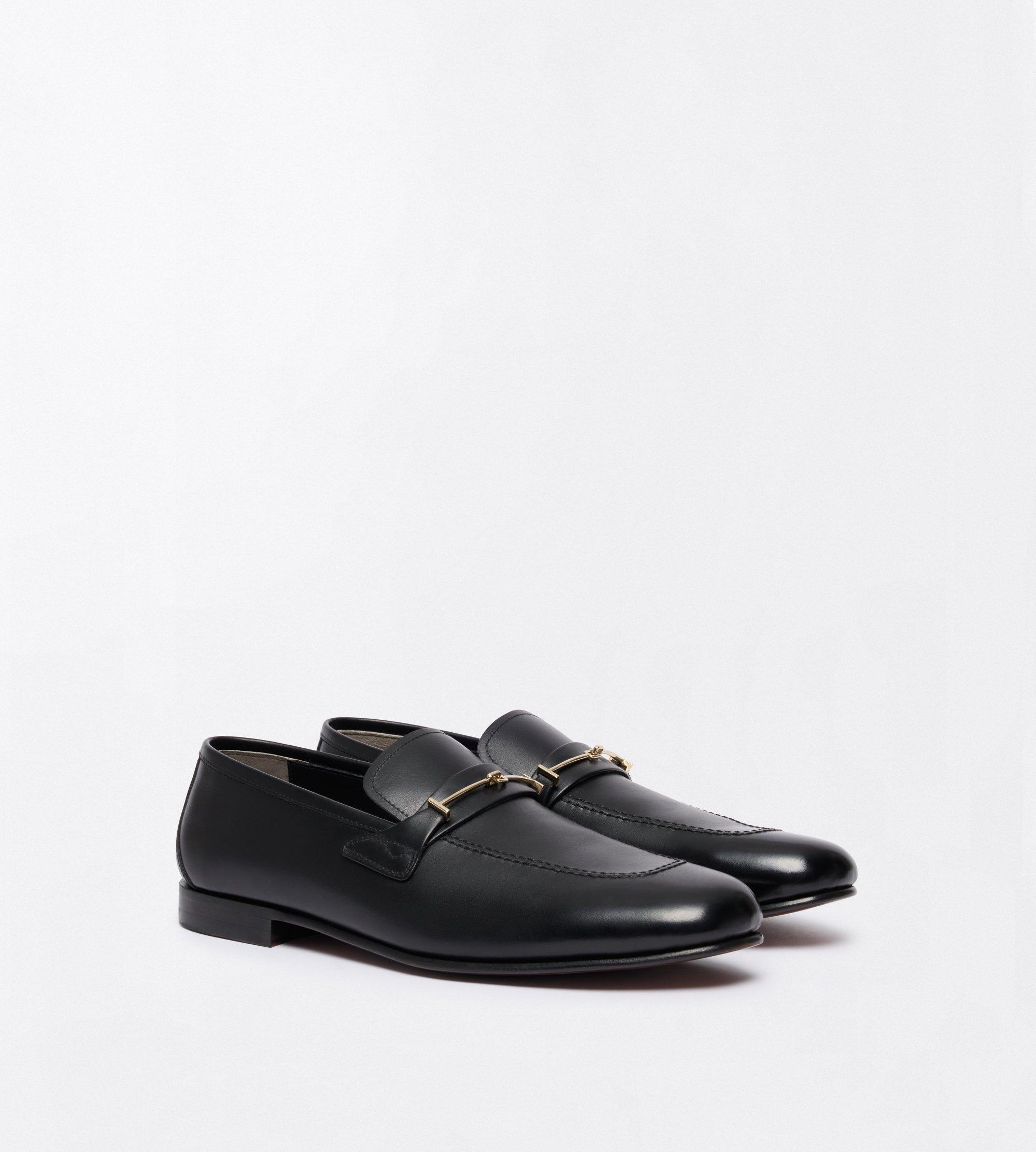 BURNISHED LEATHER DOUBLE T HARDWARE GIGI LOAFER | TOM FORD Fashion