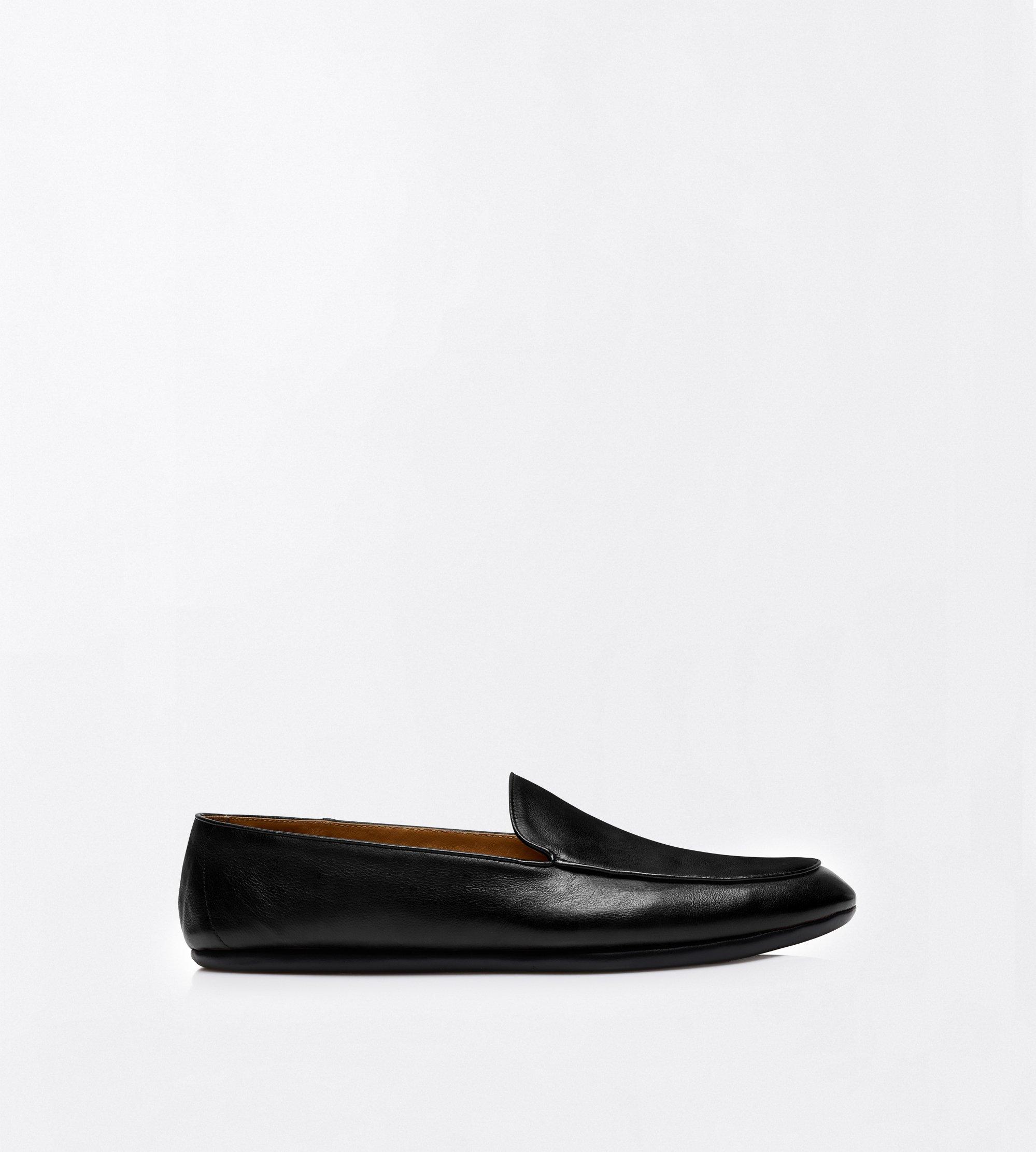 SOFT SUPPLE LEATHER LEO SLIPPER