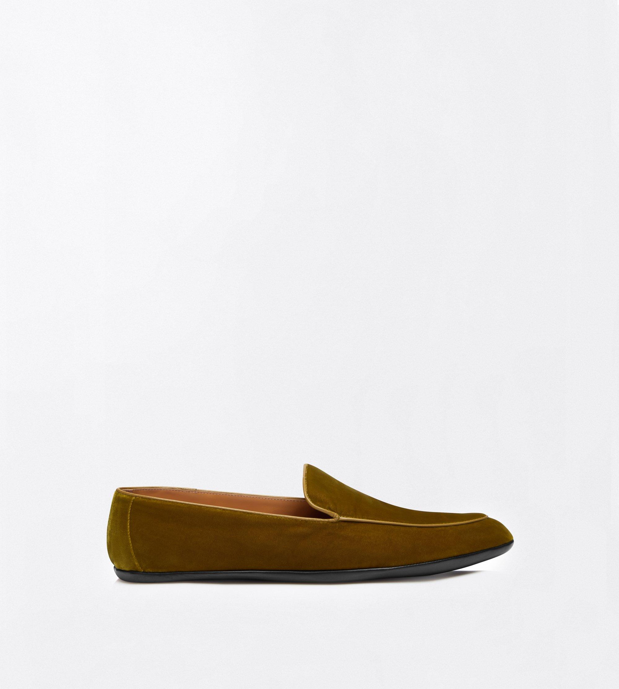 VELVET LEO SLIPPER