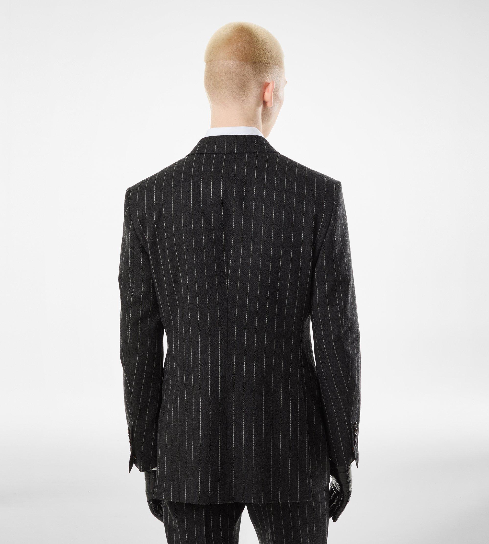 JLNP02-W0059_TAZ_OS_J