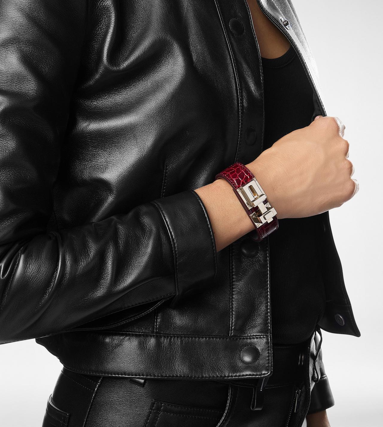 SHINY STAMPED CROCODILE LEATHER T LATCH BRACELET image number 2