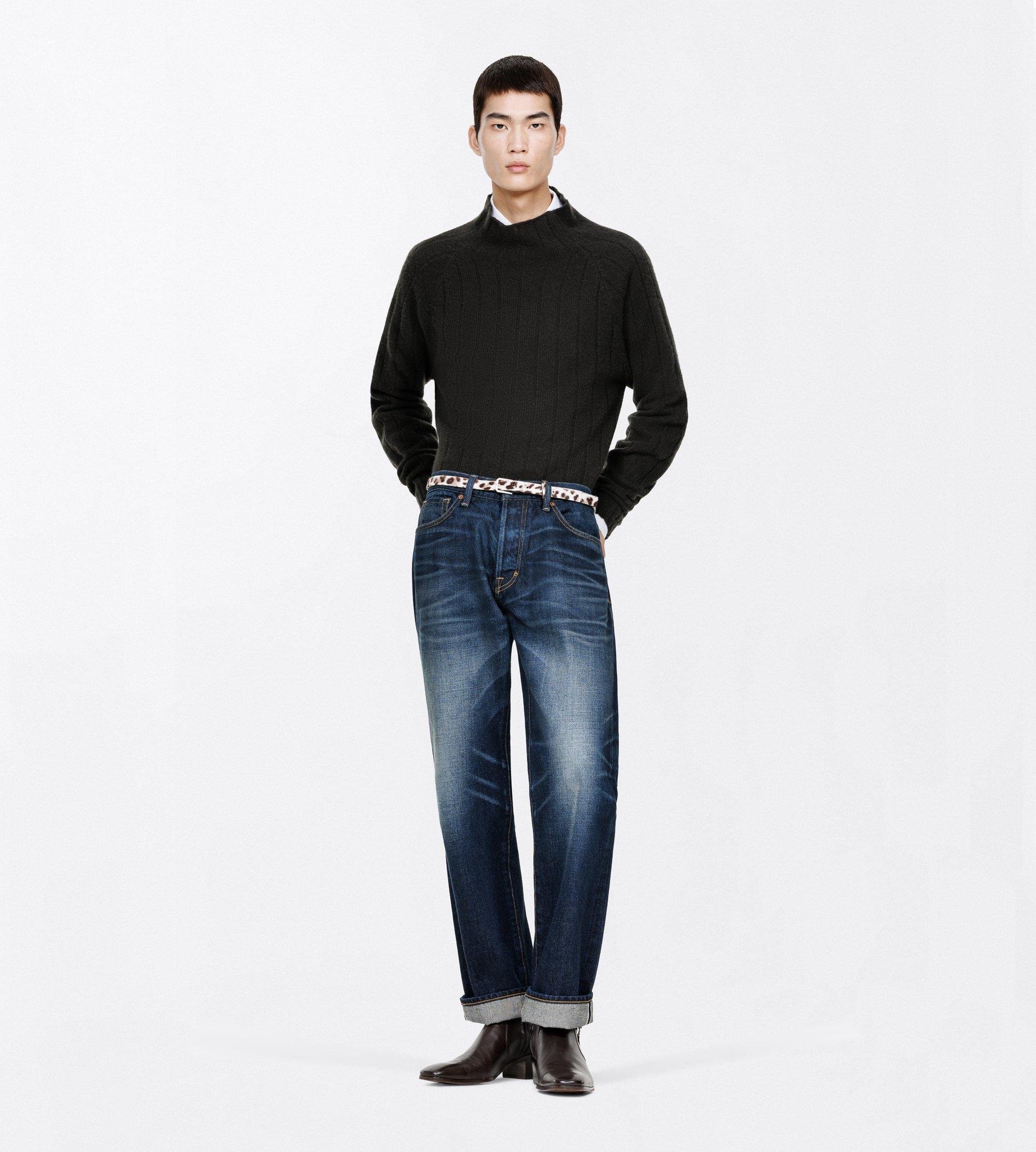 SEAMLESS BRUSHED CASHMERE RIB MOCK NECK SWEATER