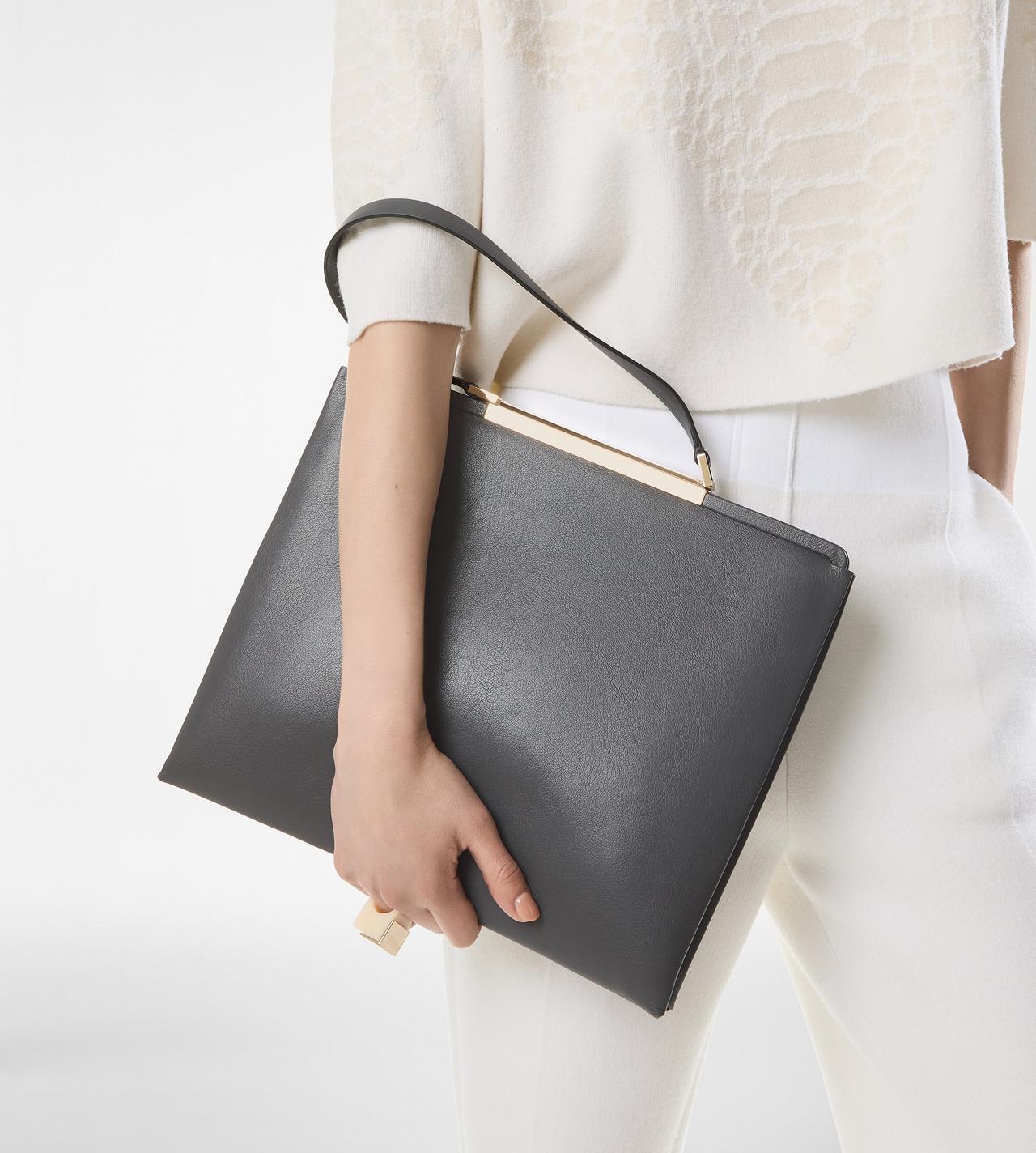 SUPPLE GRAIN LEATHER PATRICK SHOULDER BAG image number 5