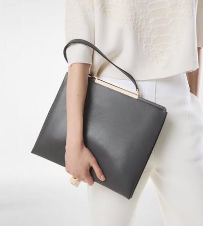 SUPPLE GRAIN LEATHER PATRICK SHOULDER BAG image number 5