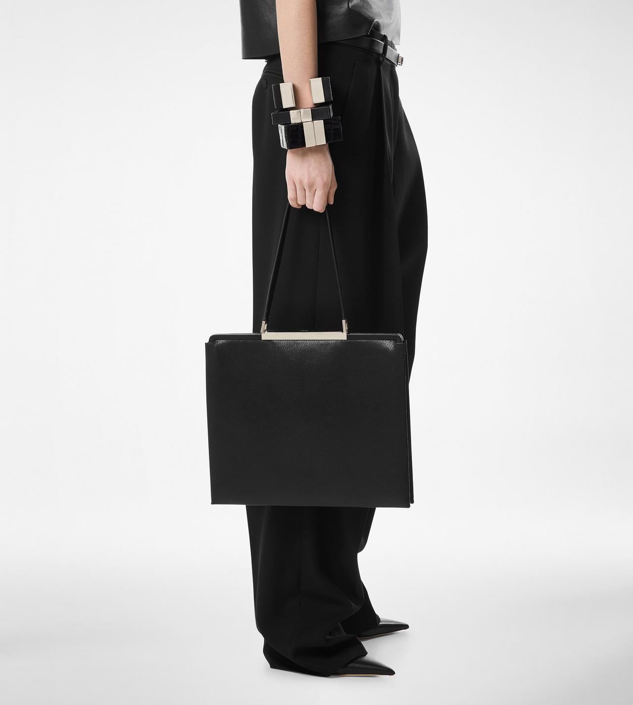 SUPPLE GRAIN LEATHER PATRICK SHOULDER BAG image number 5
