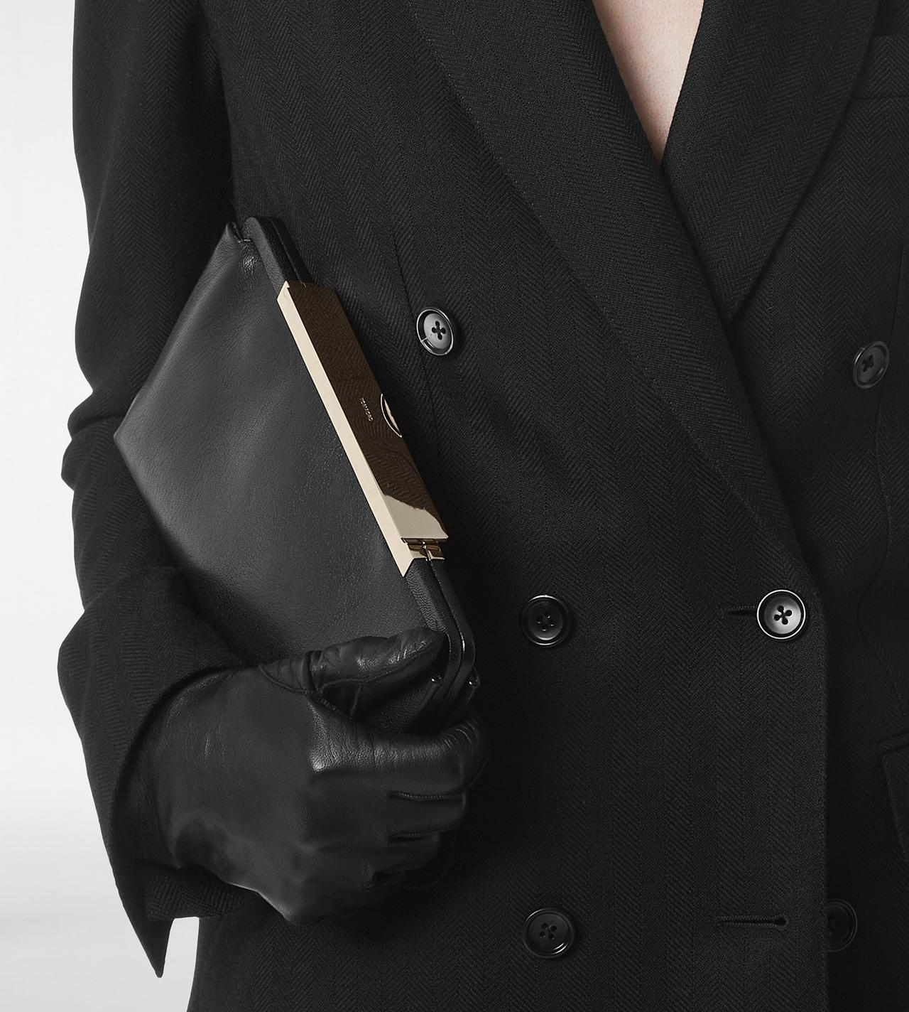 SUPPLE GRAIN LEATHER PATRICK CLUTCH image number 5