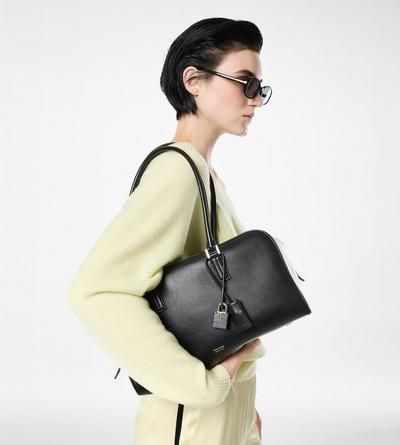 SUPPLE LEATHER ZIPPED SMALL STRYKE SHOULDER BAG image number 3