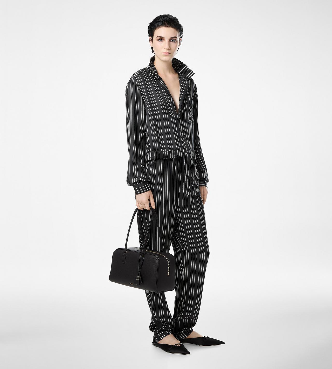 TOM FORD LEATHER BLACK BOLSO AL HOMBRO PEQUE&Ntilde;O STRYKE DE PIEL DE PLENA FLOR SUAVE CON CREMALLERA