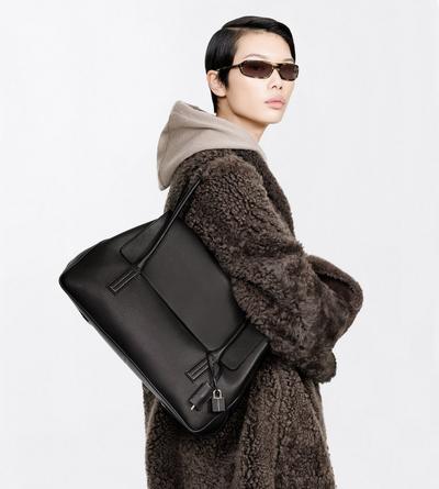 TOM FORD LEATHER BLACK GRAIN LEATHER ECLIPSE LARGE SHOULDER BAG