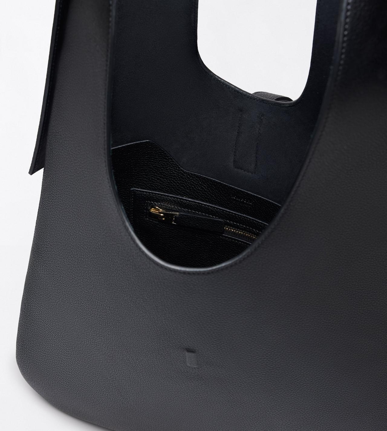 TOM FORD LEATHER BLACK SAC HOBO KARA EN CUIR FLEUR FORMAT MOYEN