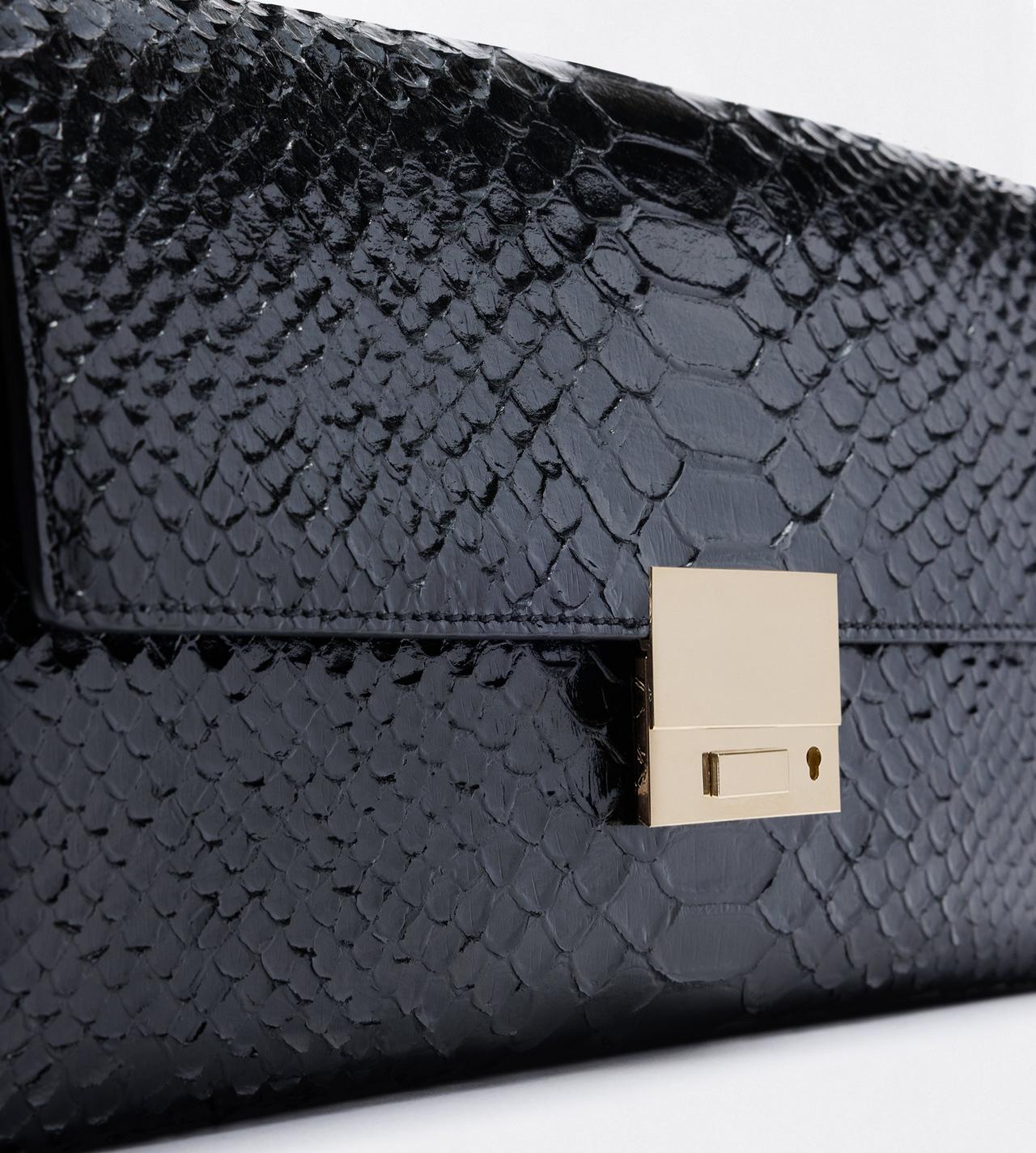 TOM FORD LEATHER BLACK SEMI SHINY PRINTED PYTHON JEAN CLUTCH