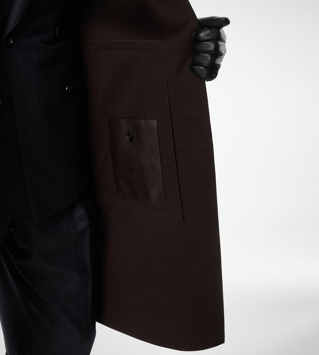 SOFT NAPPA PLONGE ALLIGATOR COLLAR CASHMERE LINED MAC image number 1