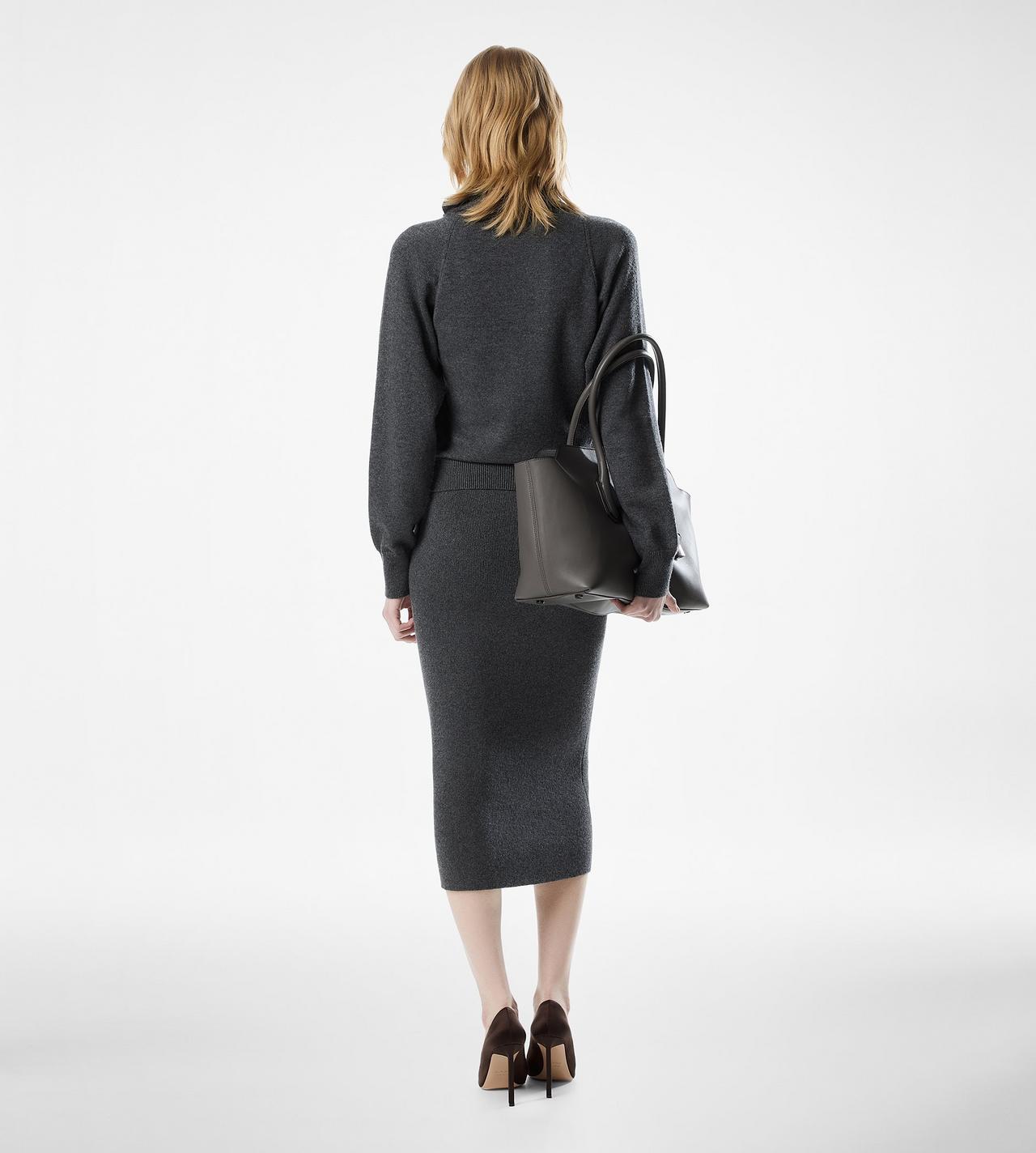 LONG SLEEVE WRAP COLLAR KNIT image number 3