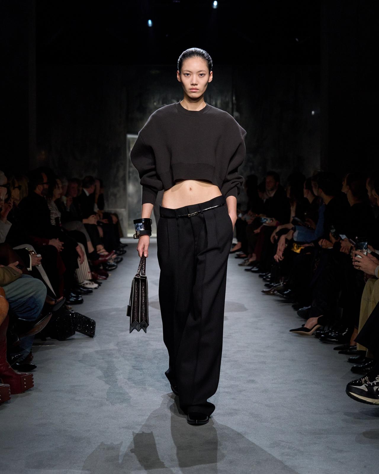 SCULPTURAL DOUBLE FACE WOOL CASHMERE SWEATSHIRT image number 2