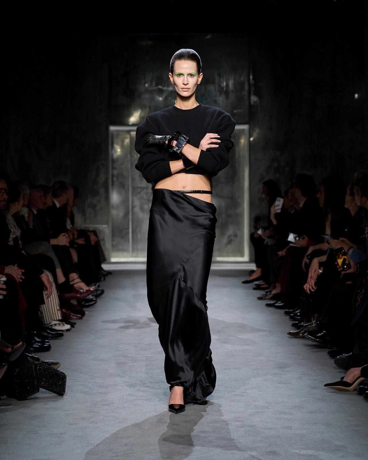 SCULPTURAL DOUBLE FACE WOOL CASHMERE SWEATSHIRT image number 2