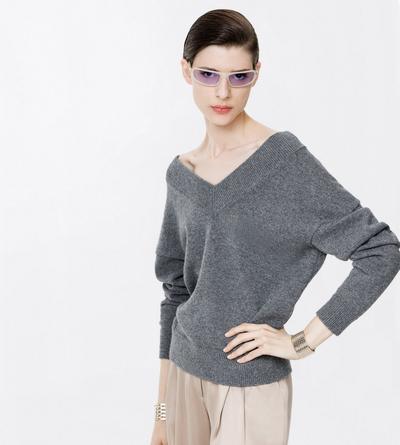 TOM FORD CASHMERE LIGHT CHARCOAL CASHMERE OFF THE SHOULDER V-NECK TOP