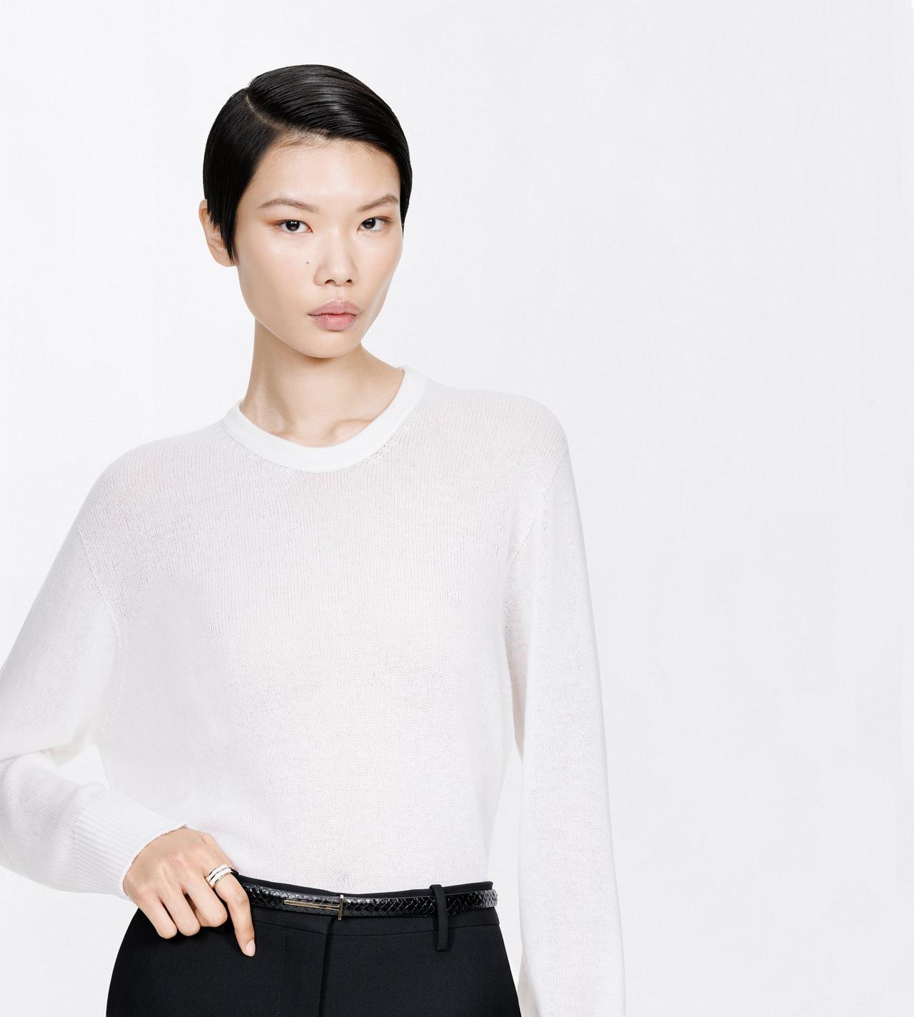 TOM FORD CASHMERE OPTICAL WHITE TRICOT ASYM&Eacute;TRIQUE &Agrave; COL ROND SANS COUTURES EN CACHEMIRE
