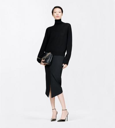 TOM FORD CASHMERE BLACK COL ROUL&Eacute; SANS COUTURES EN CACHEMIRE