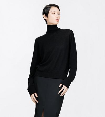 TOM FORD CASHMERE BLACK COL ROUL&Eacute; SANS COUTURES EN CACHEMIRE