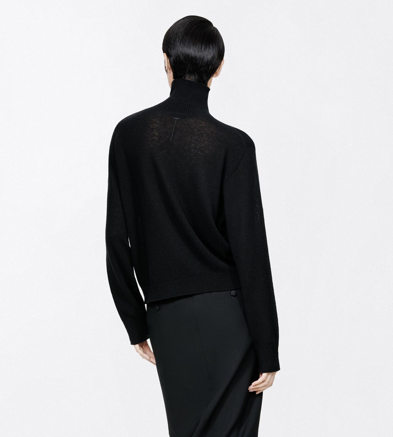 TOM FORD CASHMERE BLACK COL ROUL&Eacute; SANS COUTURES EN CACHEMIRE