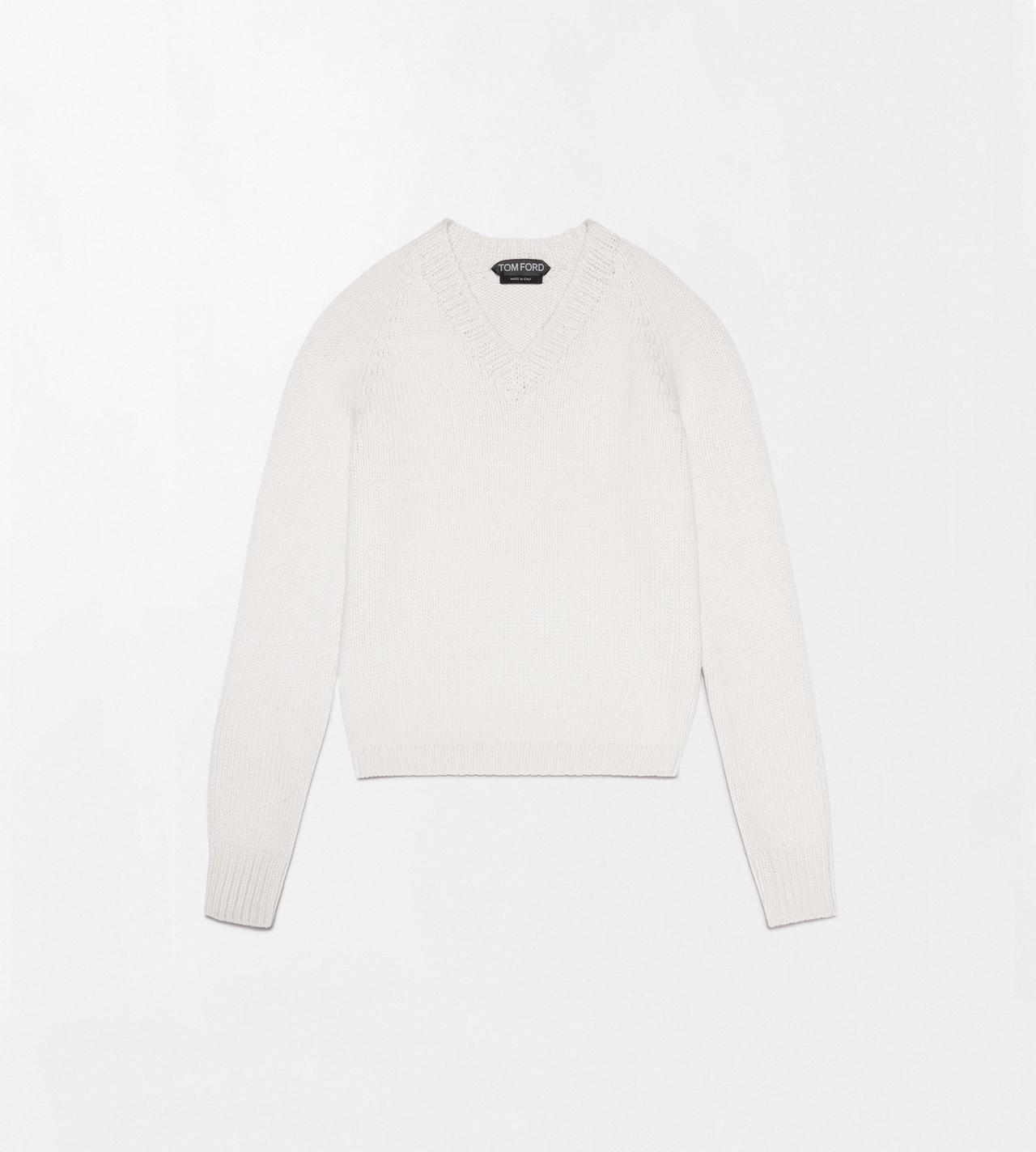 TOM FORD WOOL BLEND IVORY VINTAGE WASHED WOOL BLEND SHRUNKEN V-NECK KNIT WITH RAGLAN SLEEVE
