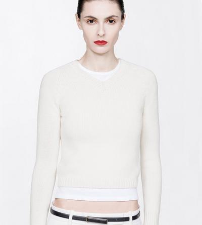 TOM FORD WOOL BLEND IVORY VINTAGE WASHED WOOL BLEND SHRUNKEN V-NECK KNIT WITH RAGLAN SLEEVE