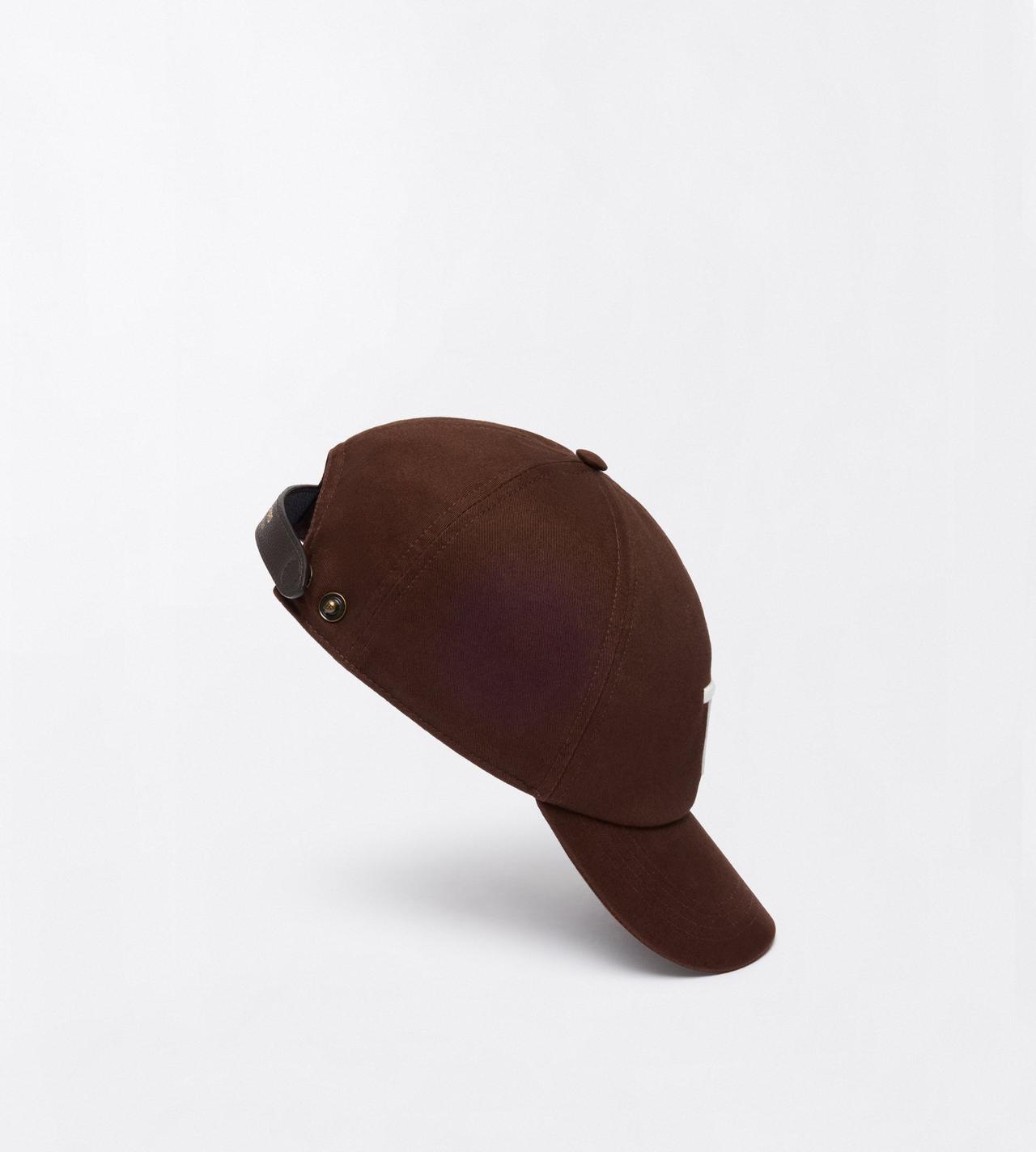 TOM FORD COTTON MEDIUM BROWN + OFF WHITE CANVAS CAP&nbsp;